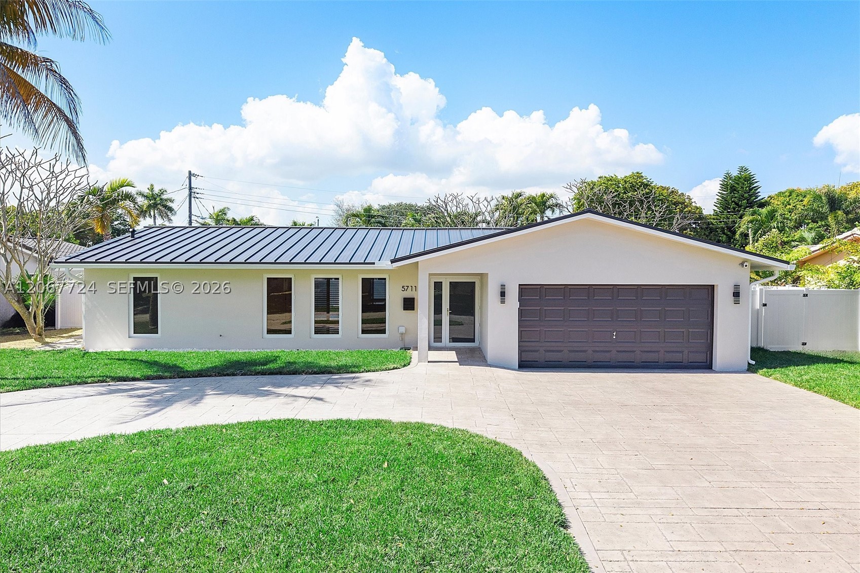 5711 Ne 20th Ter Property Photo 3