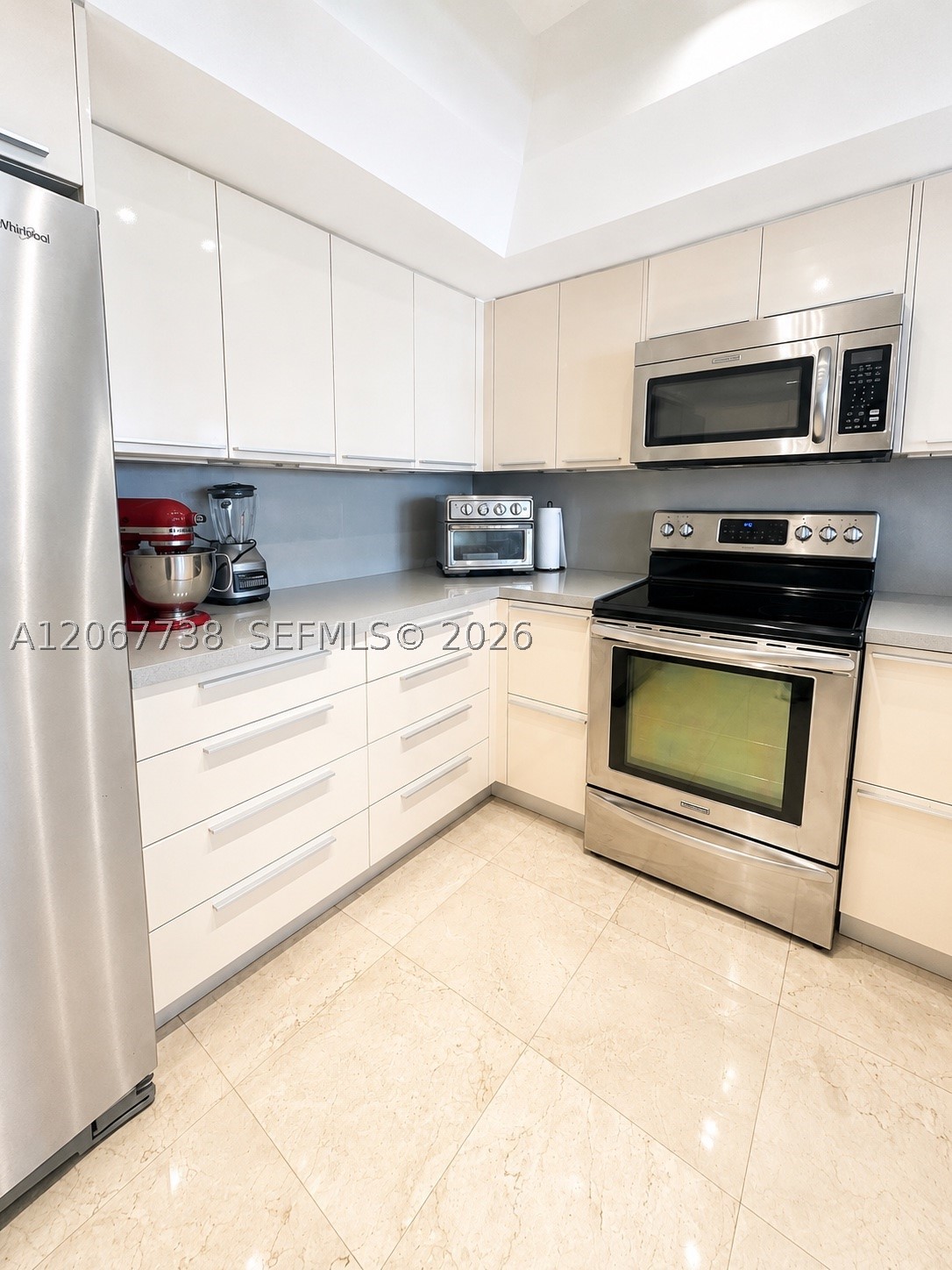 520 Brickell Key Dr A1710 Property Photo 6