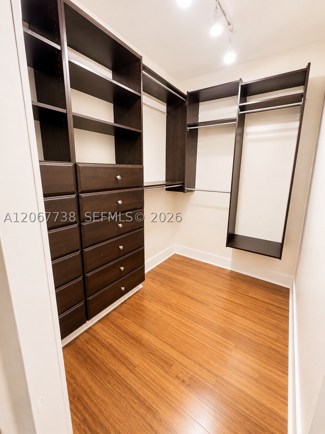 520 Brickell Key Dr A1710 Property Photo 12