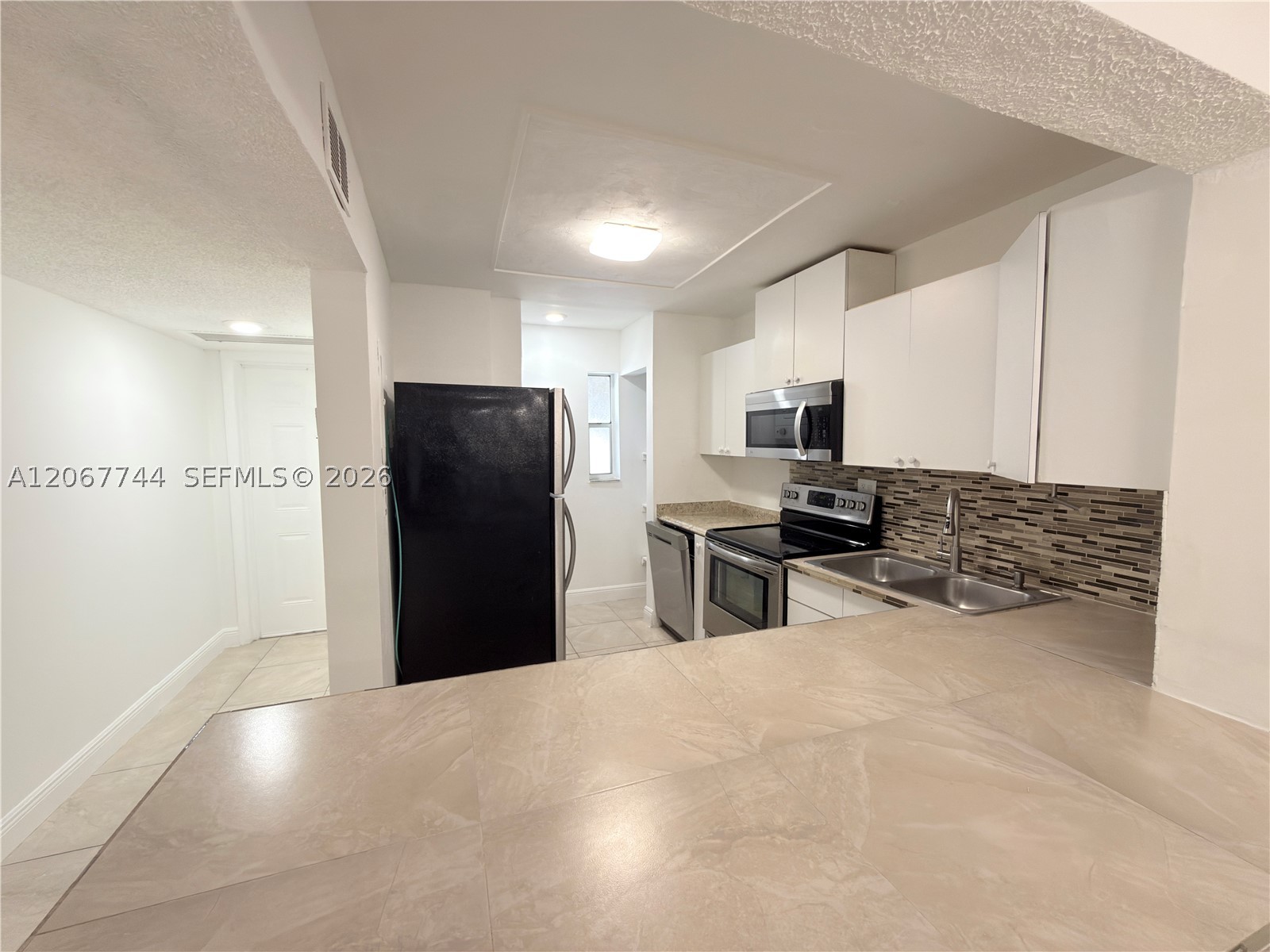 7801 S Colony Cir S 202 Property Photo 4