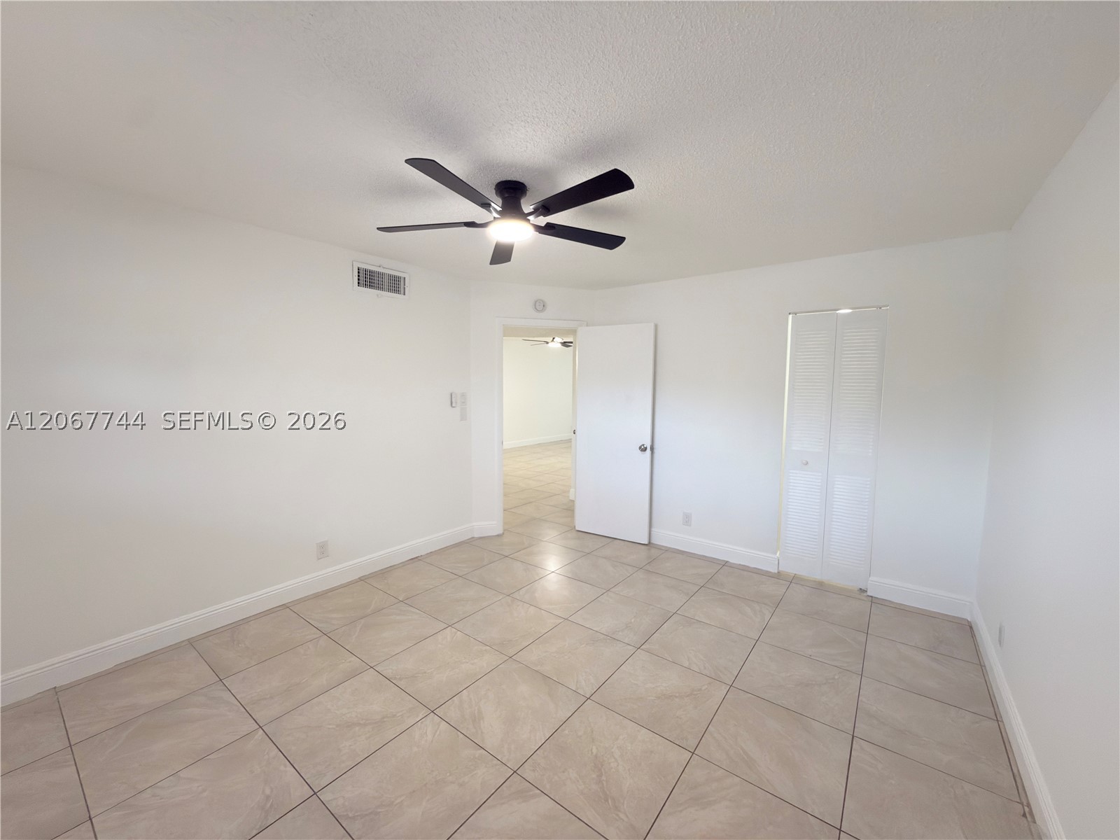 7801 S Colony Cir S 202 Property Photo 10