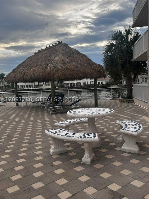 1500 S Ocean Dr 1e Property Photo 17