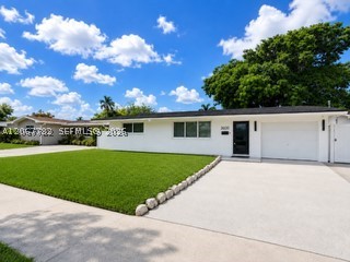 8600 Taft St Property Photo 1