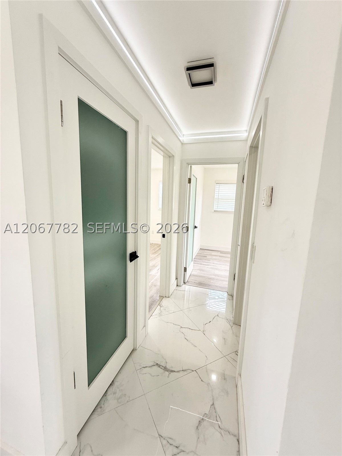 8600 Taft St Property Photo 8