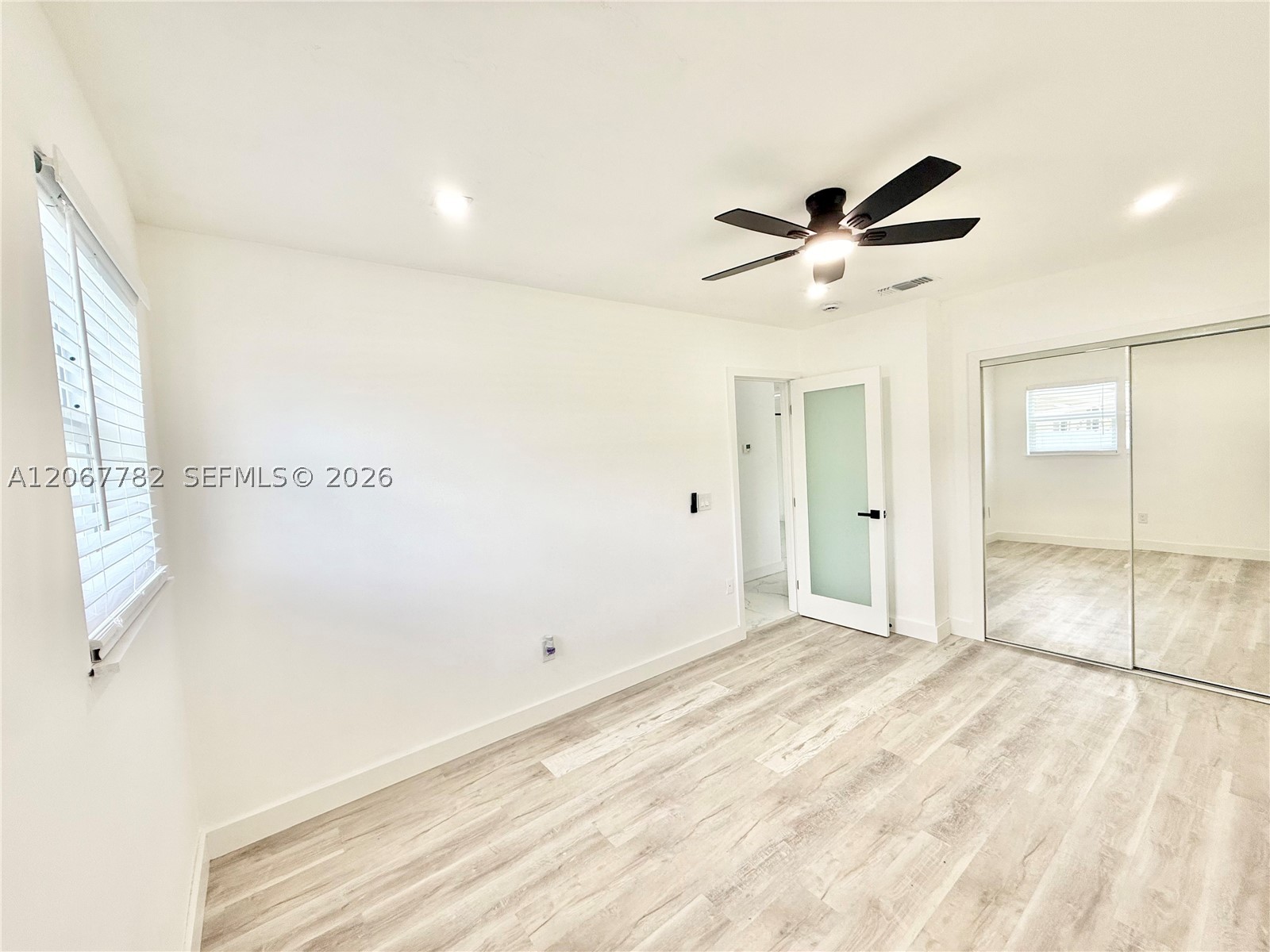 8600 Taft St Property Photo 12