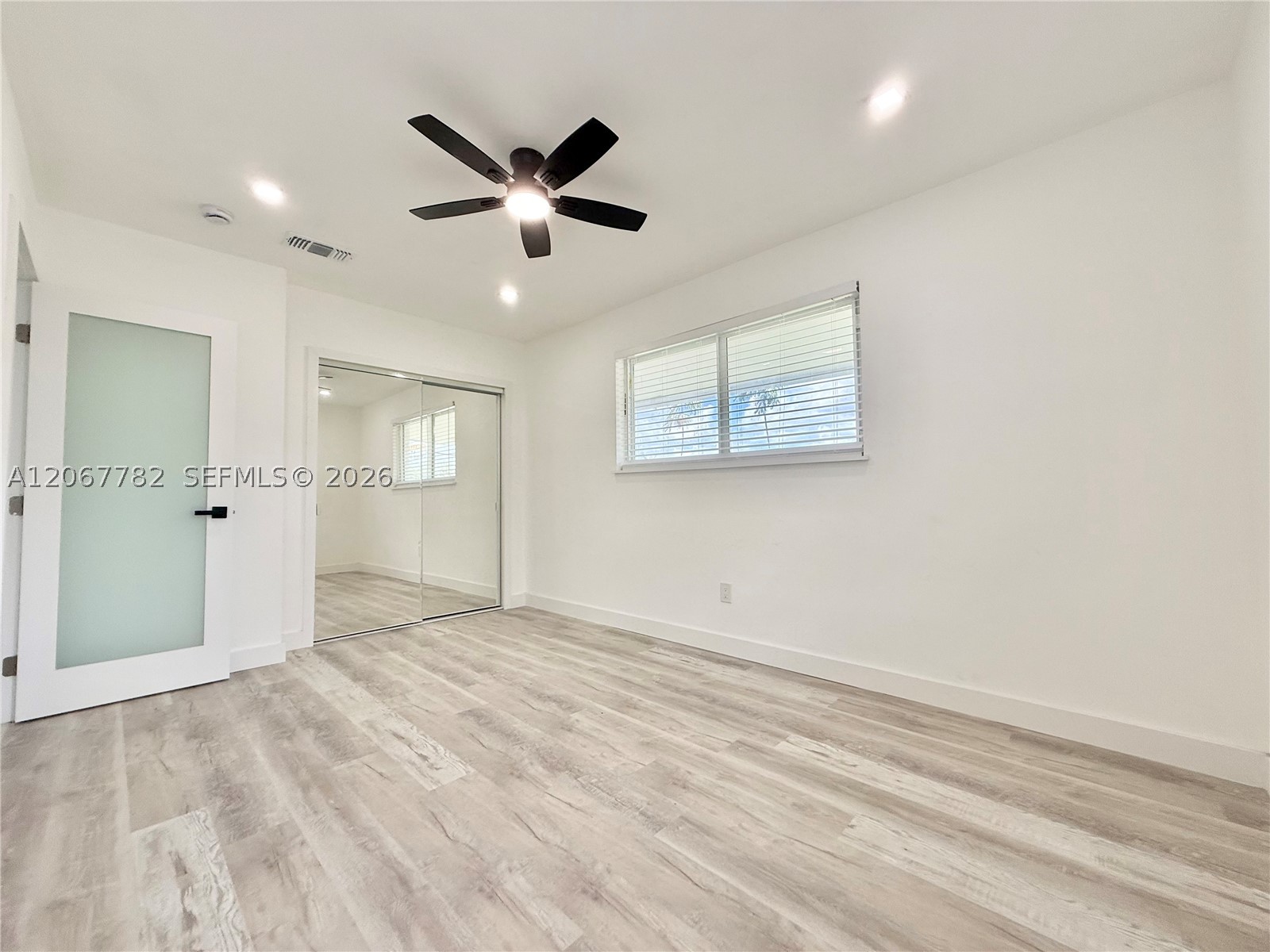 8600 Taft St Property Photo 13