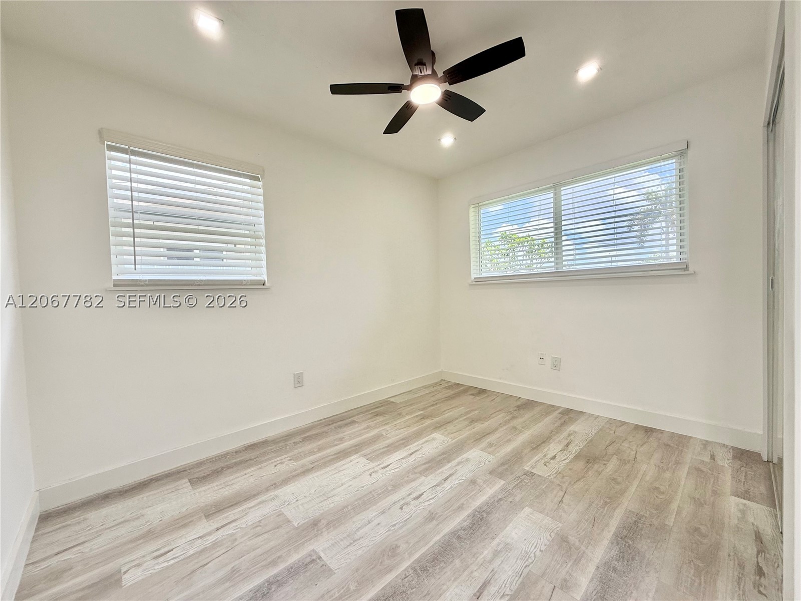 8600 Taft St Property Photo 18