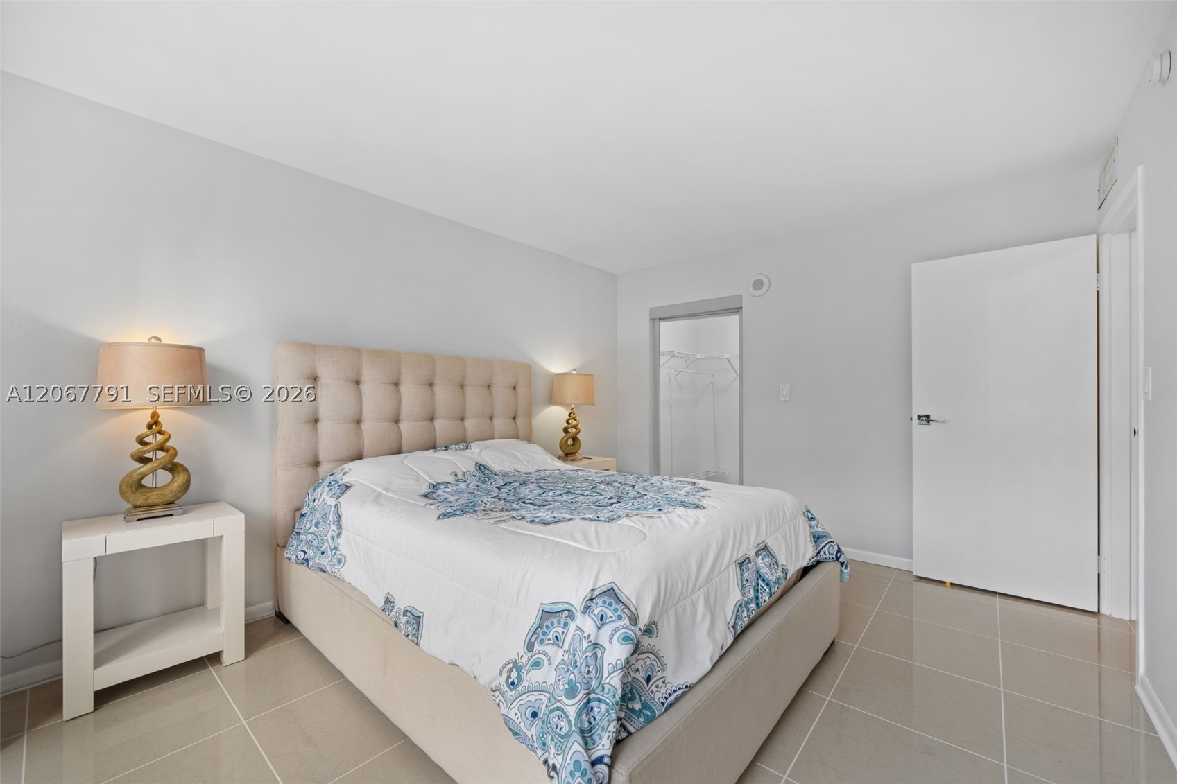 17021 N Bay Rd 425 Property Photo 11
