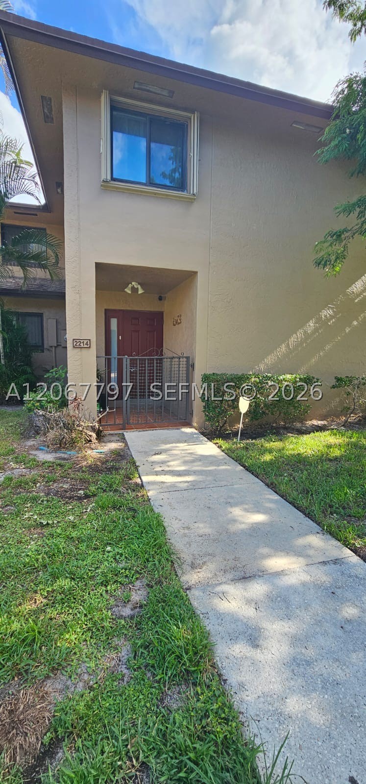 2214 Nw 39th Ave Property Photo 1