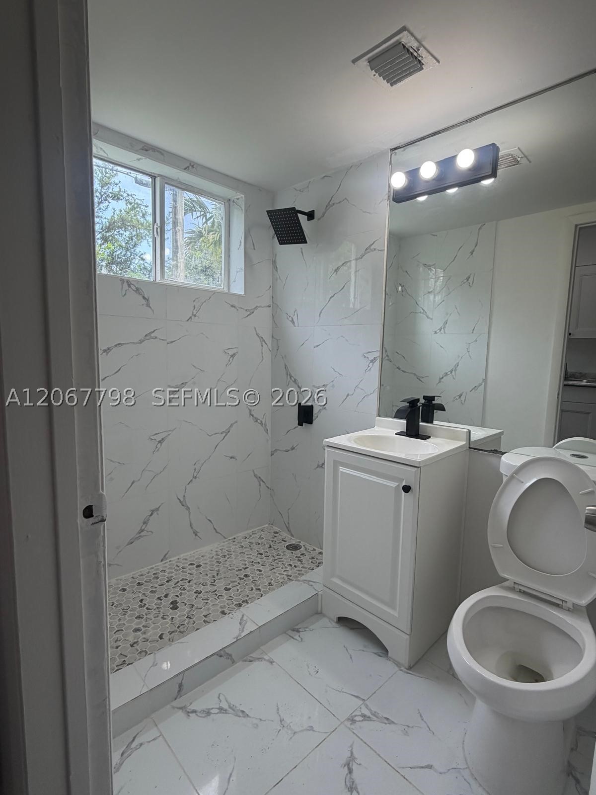 670 Ne 88th Ter 5 Property Photo 7