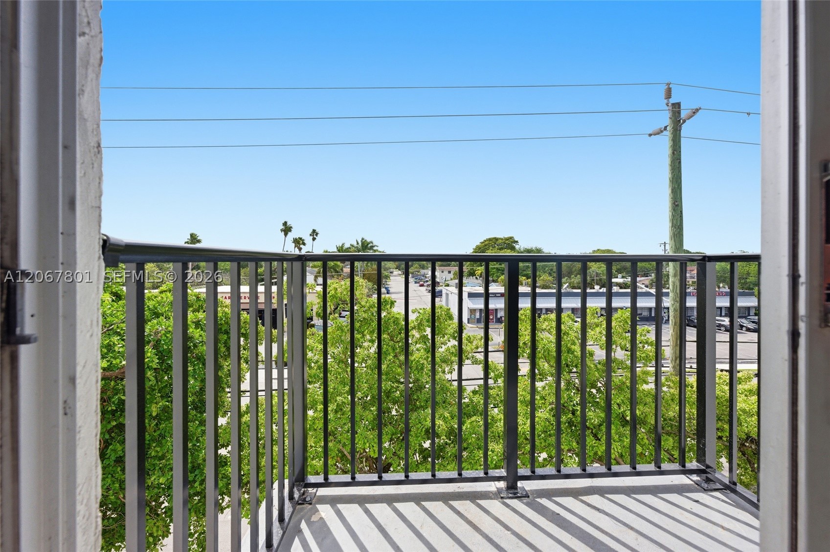 2520 N Andrews Ave 305 Property Photo 17