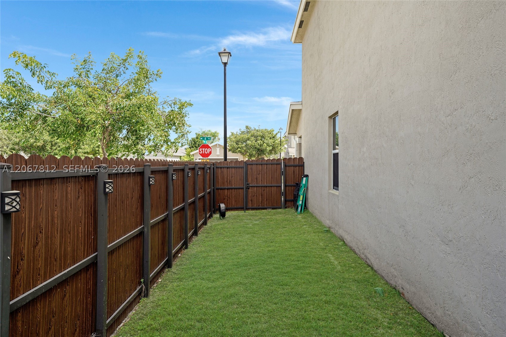 572 Ne 6th Pl Property Photo 10