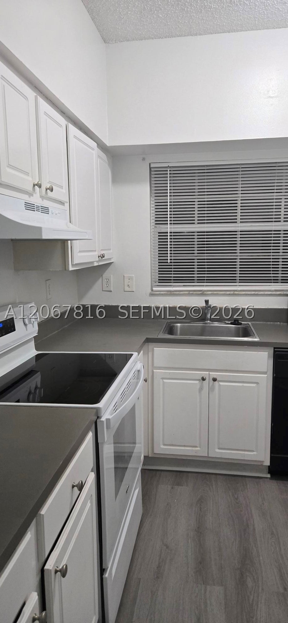 2091 Nw 96th Ter 13m Property Photo 11