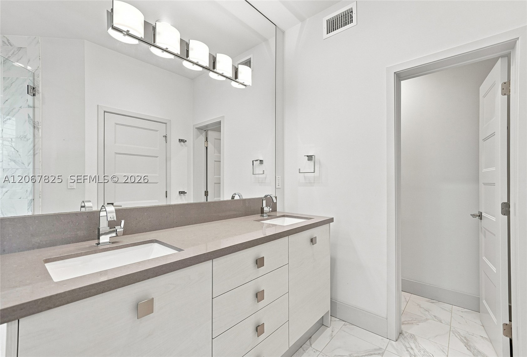 3237 Ne 5th St 3237 Property Photo 33