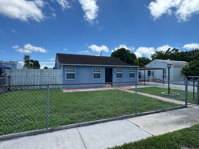 740 Se 4th Pl Property Photo 3