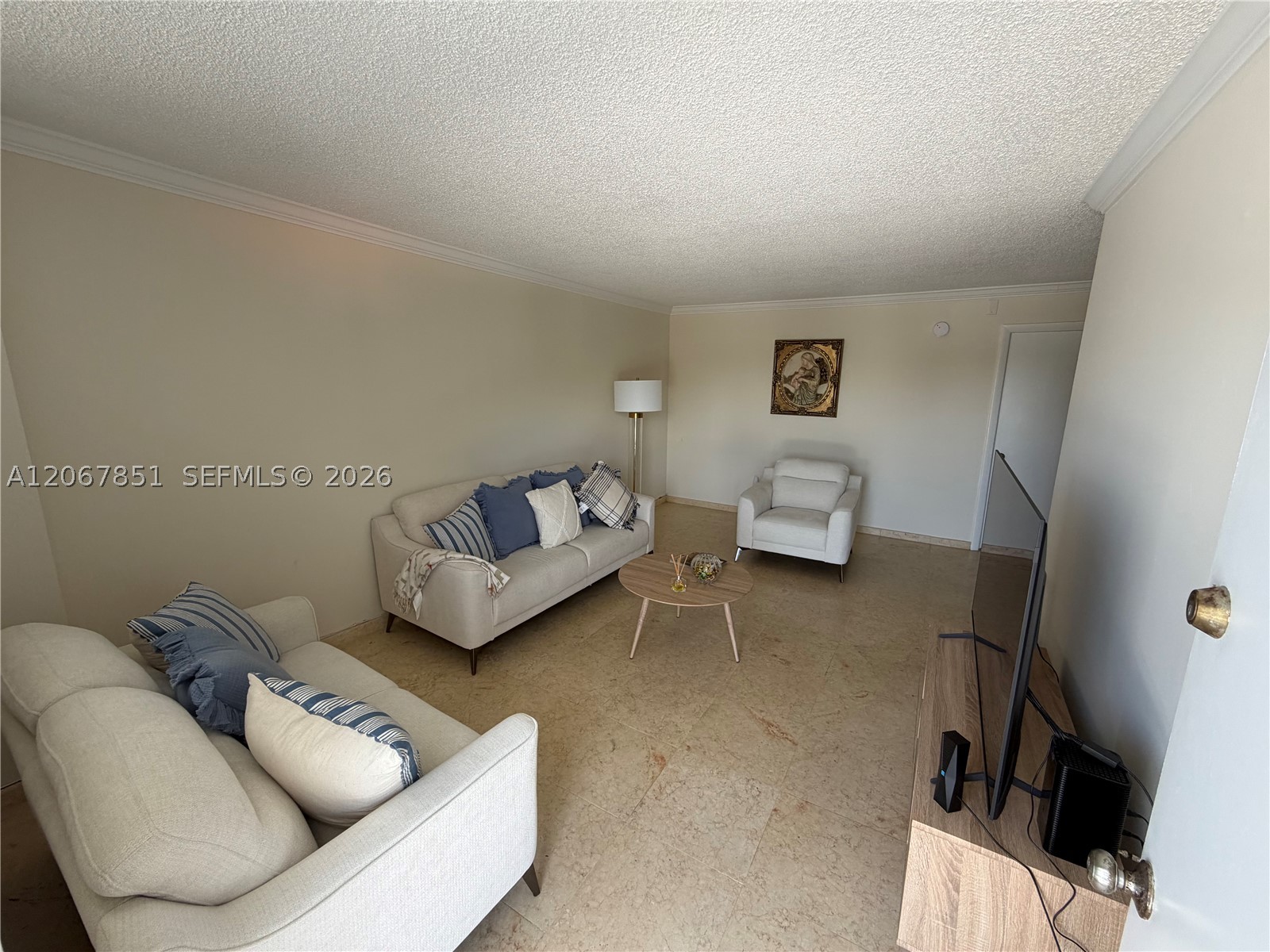 910 Michigan Ave 405 Property Photo 9