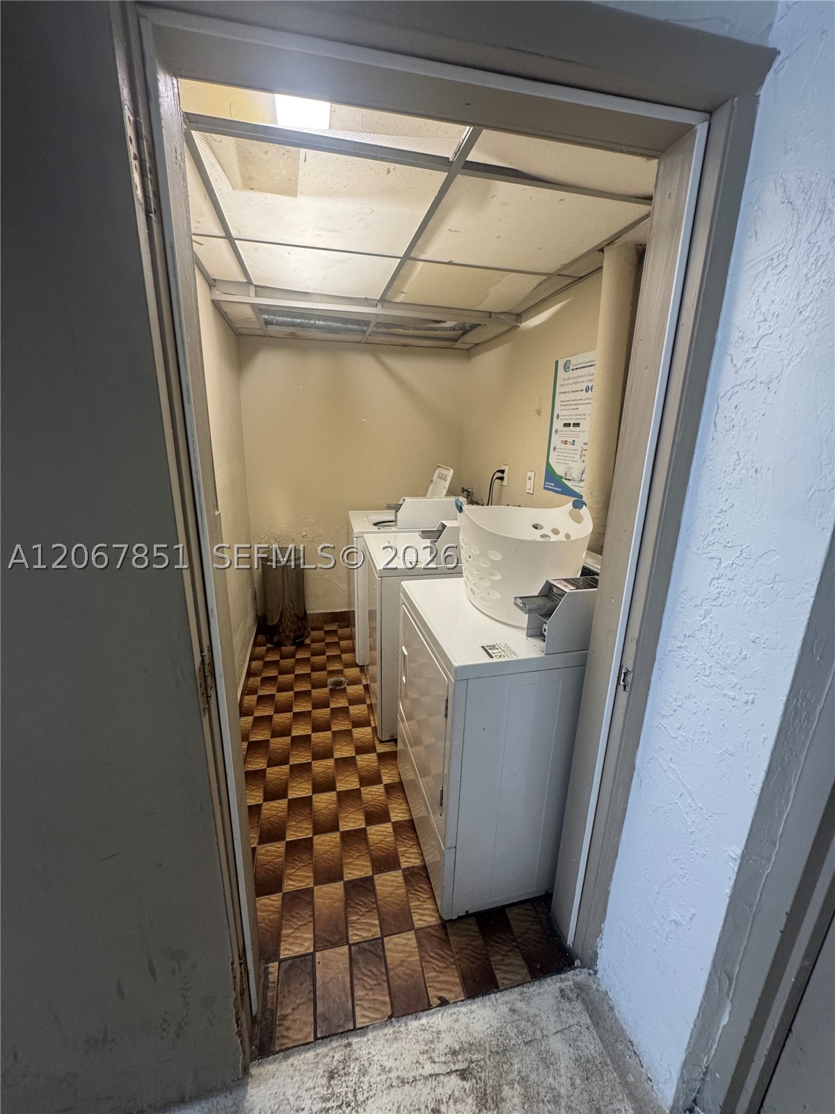 910 Michigan Ave 405 Property Photo 21