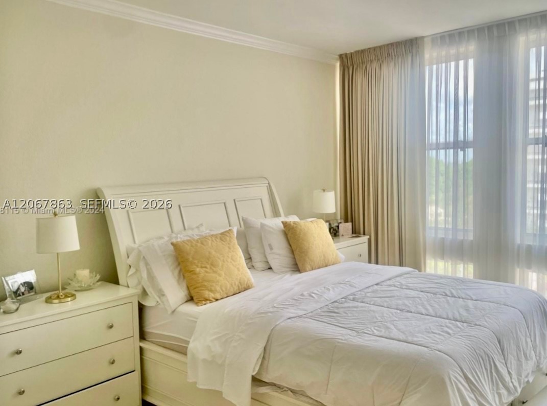 700 Biltmore Way 818 Property Photo 2