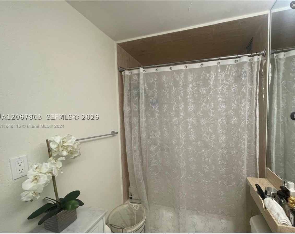 700 Biltmore Way 818 Property Photo 11