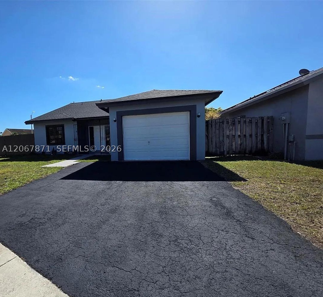15238 SW 58th Ter Property Photo 1