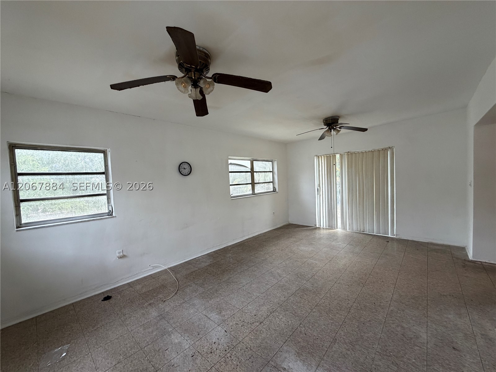 733 W 35th St Property Photo 12