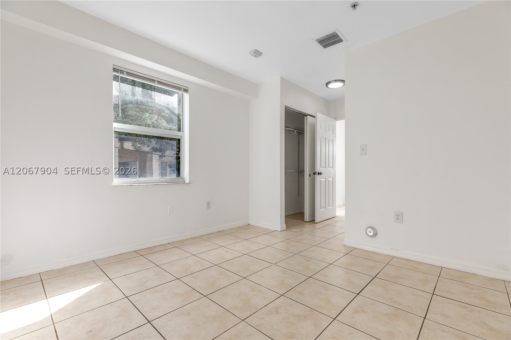 520 Sw 5th St 302 Property Photo 5