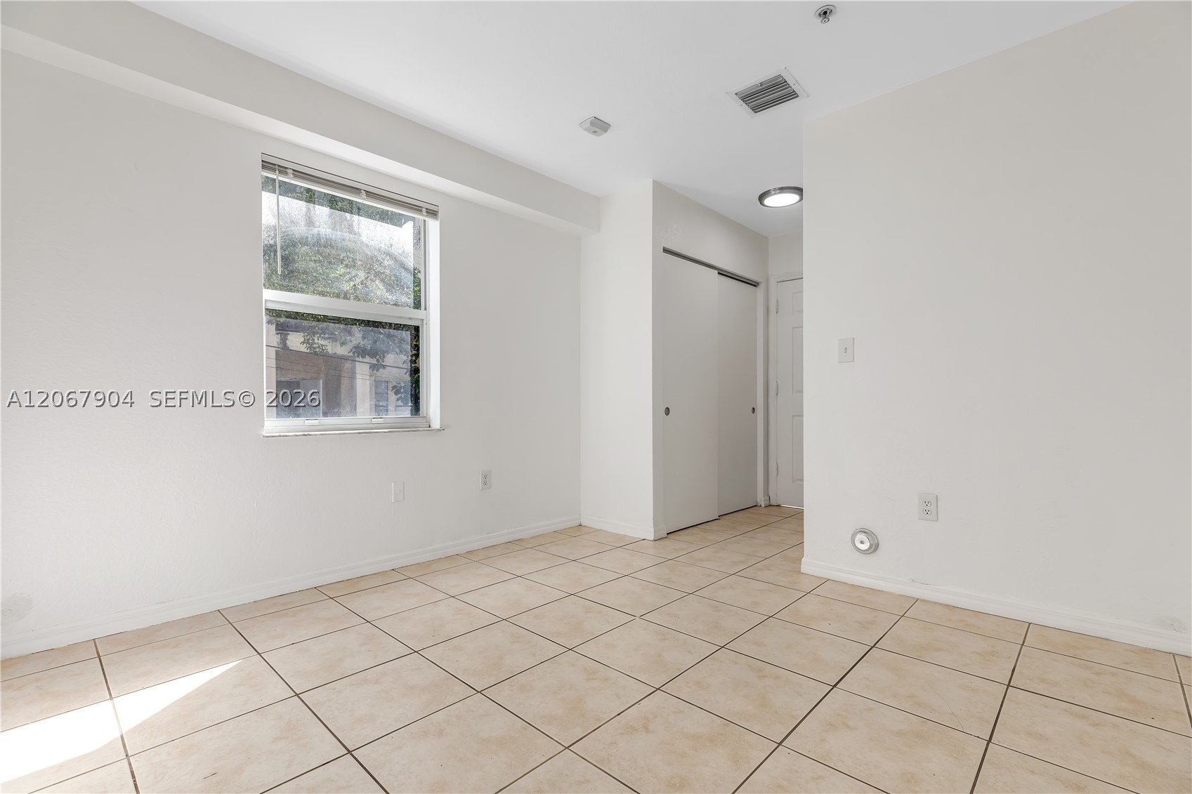 520 Sw 5th St 302 Property Photo 6