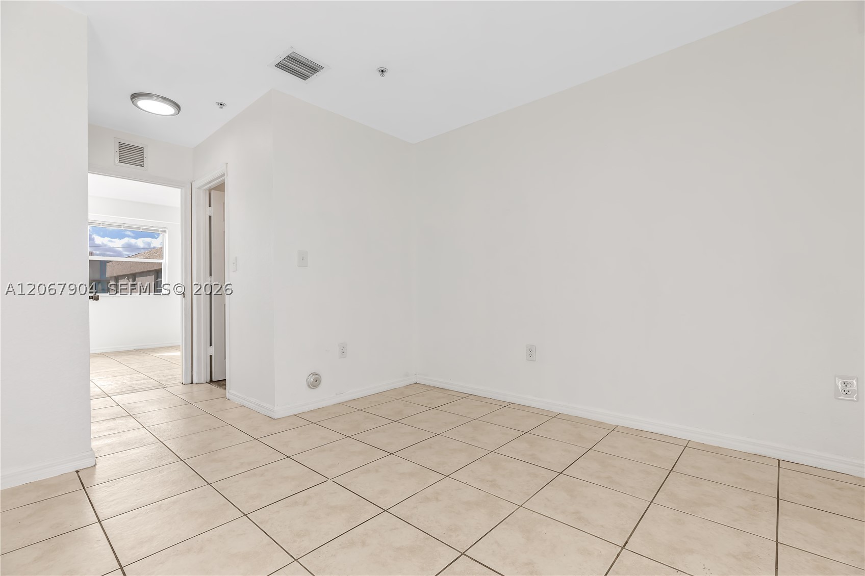 520 Sw 5th St 302 Property Photo 7