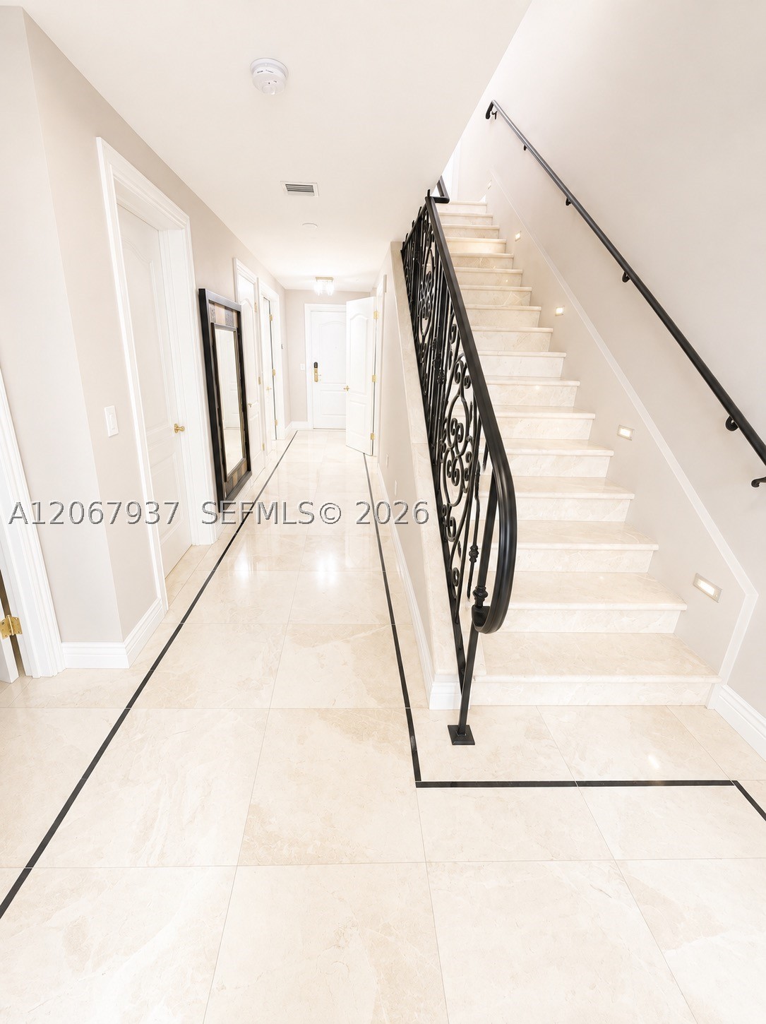 3501 N Ocean Dr V1 Property Photo 6