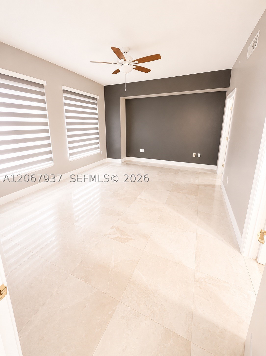 3501 N Ocean Dr V1 Property Photo 7