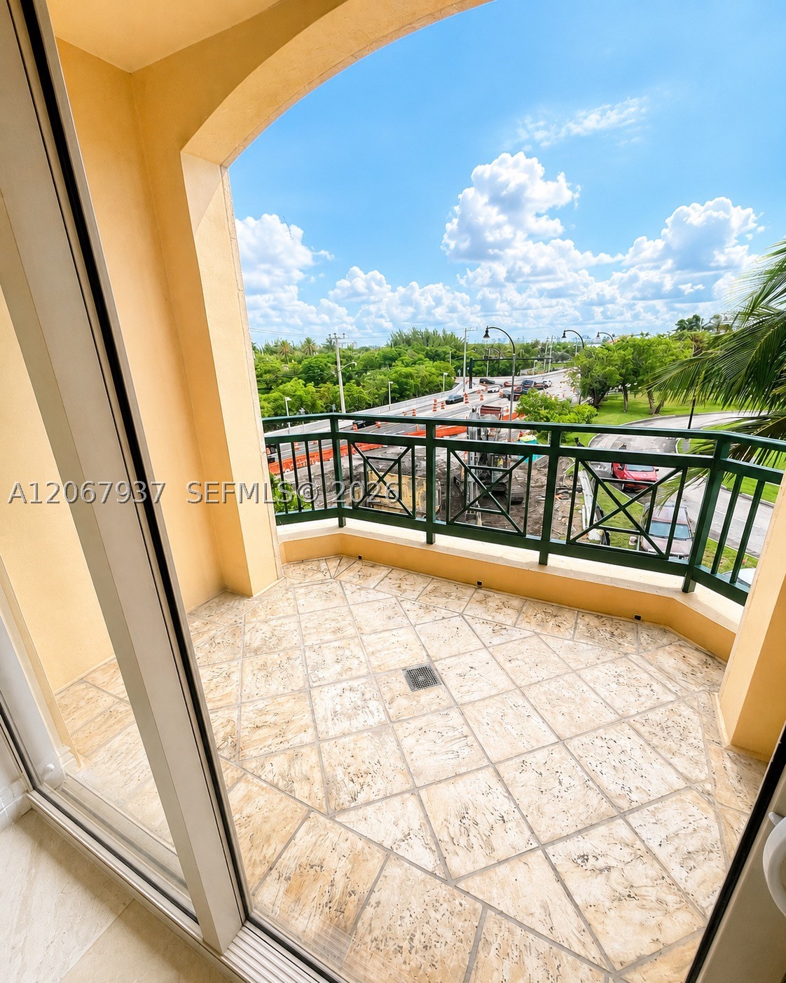 3501 N Ocean Dr V1 Property Photo 11