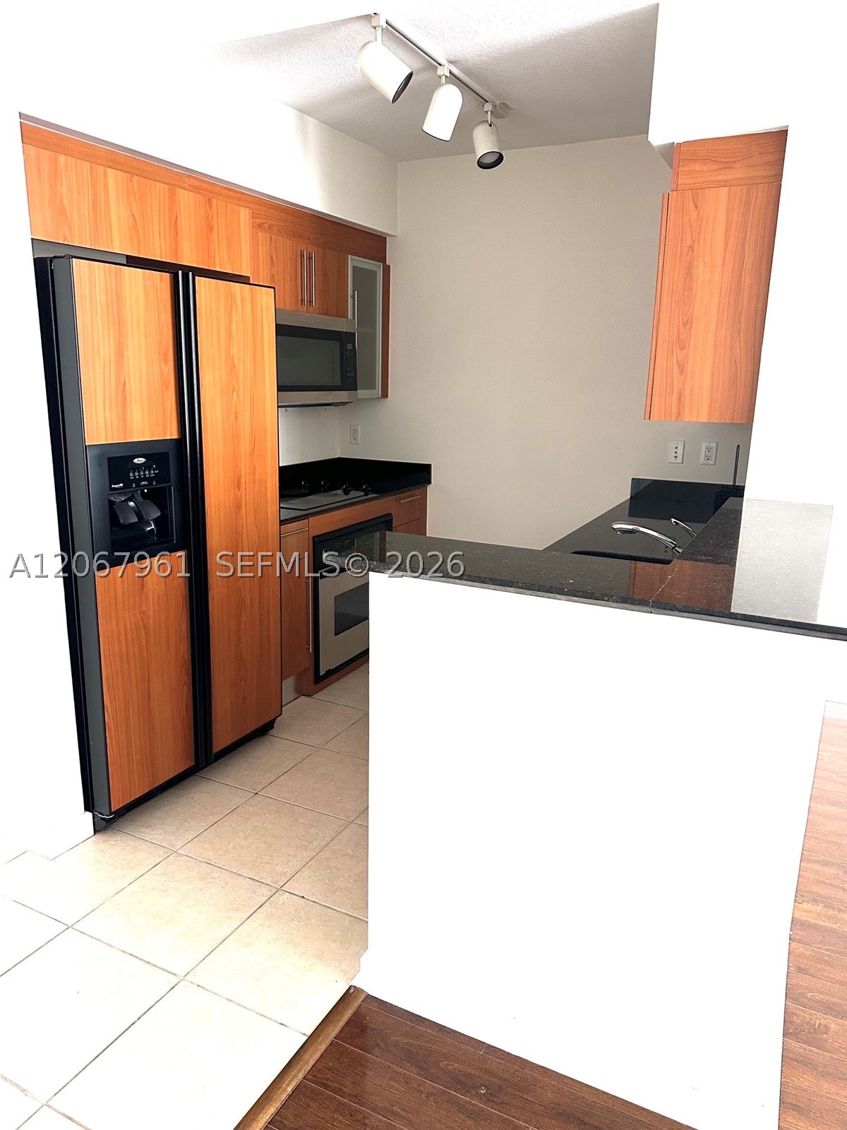 335 S Biscayne Blvd 1802 Property Photo 2
