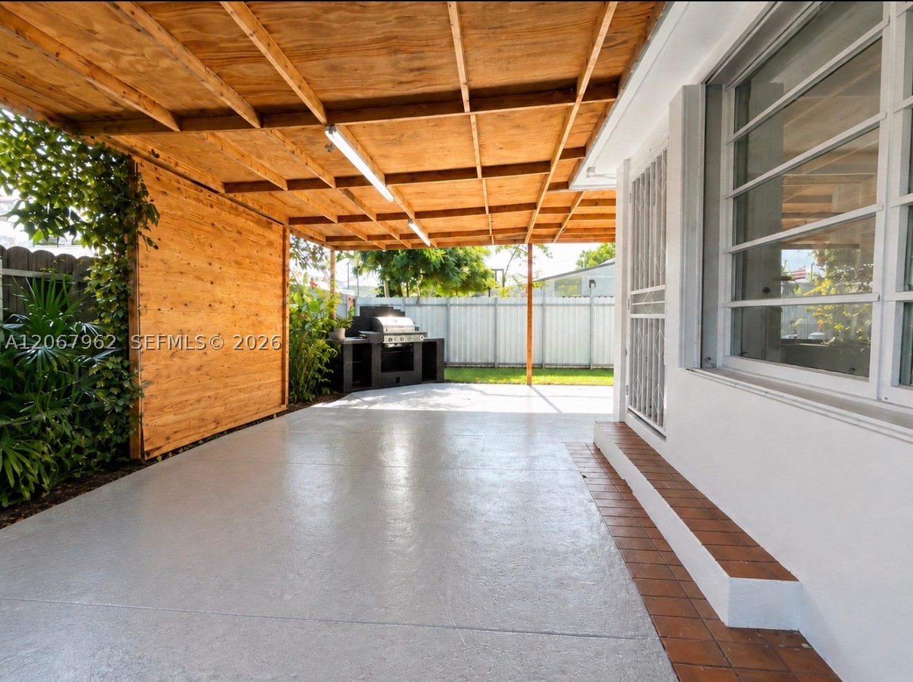 4060 Sw 6th St Property Photo 17