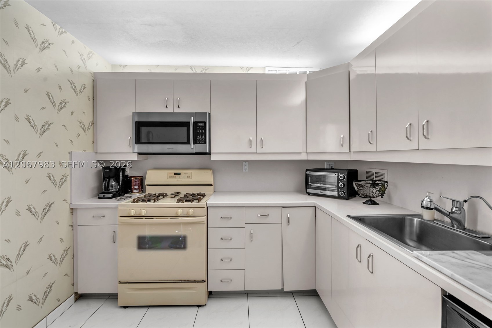 2030 S Ocean Dr 212 Property Photo 13