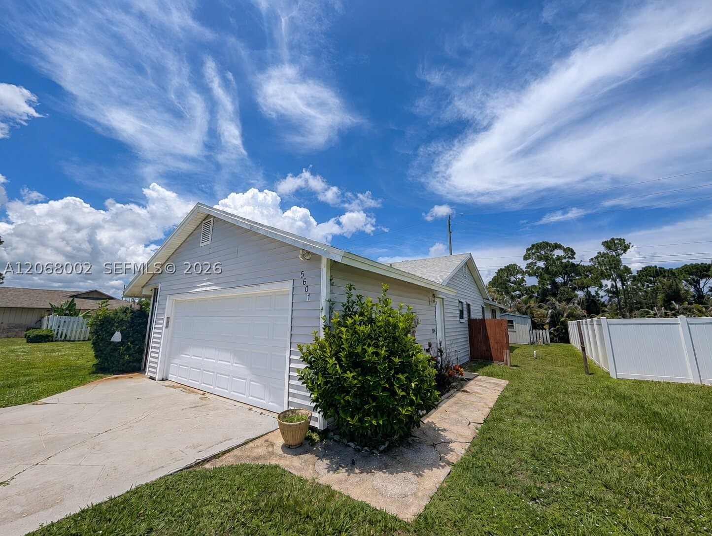 5601 Paleo Pines Cir Property Photo 3