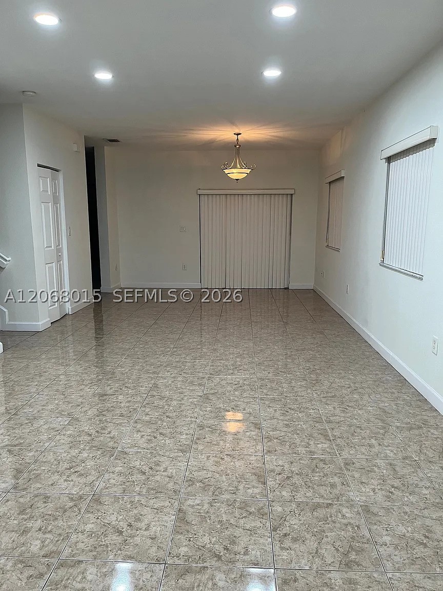 350 Ne 31st Ter Property Photo 13