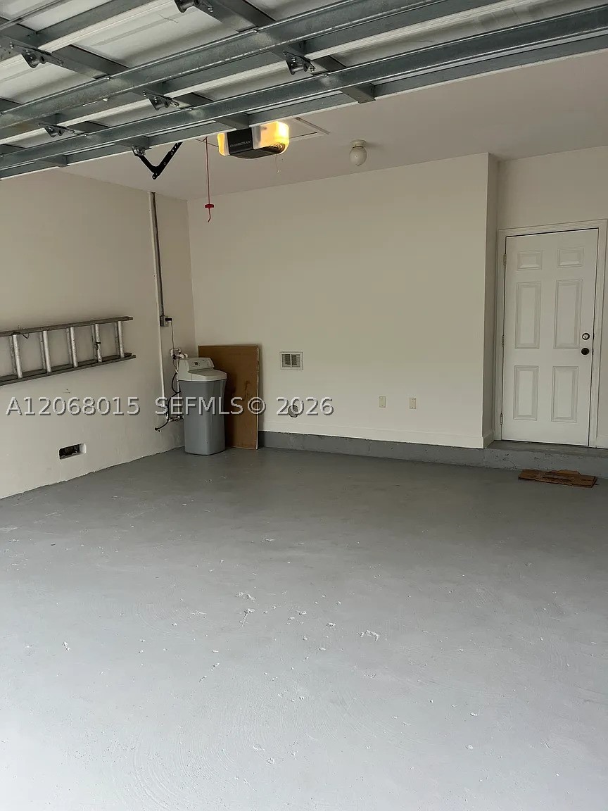 350 Ne 31st Ter Property Photo 16