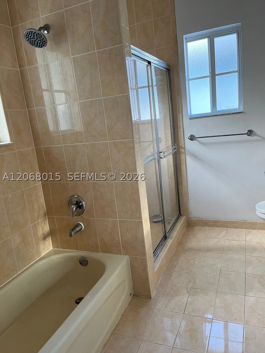 350 Ne 31st Ter Property Photo 27