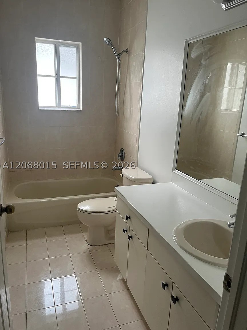 350 Ne 31st Ter Property Photo 9