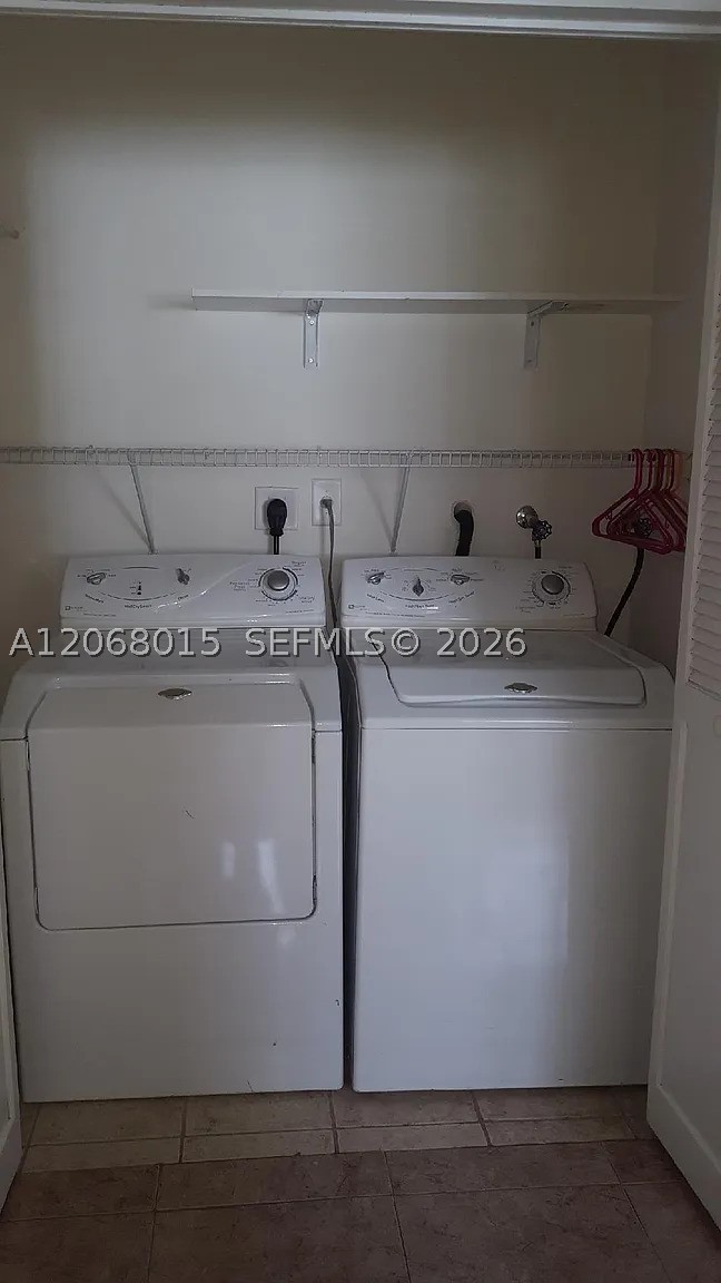 350 Ne 31st Ter Property Photo 39