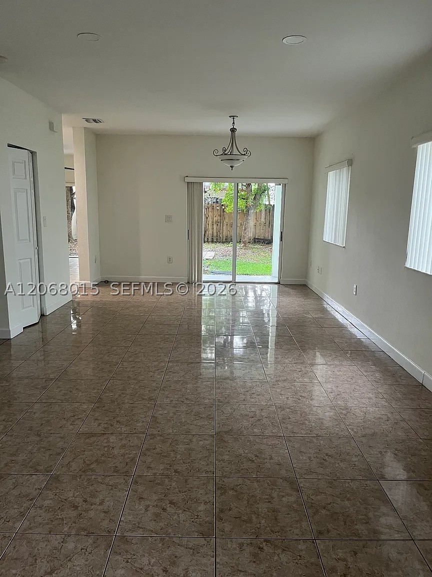 350 Ne 31st Ter Property Photo 48