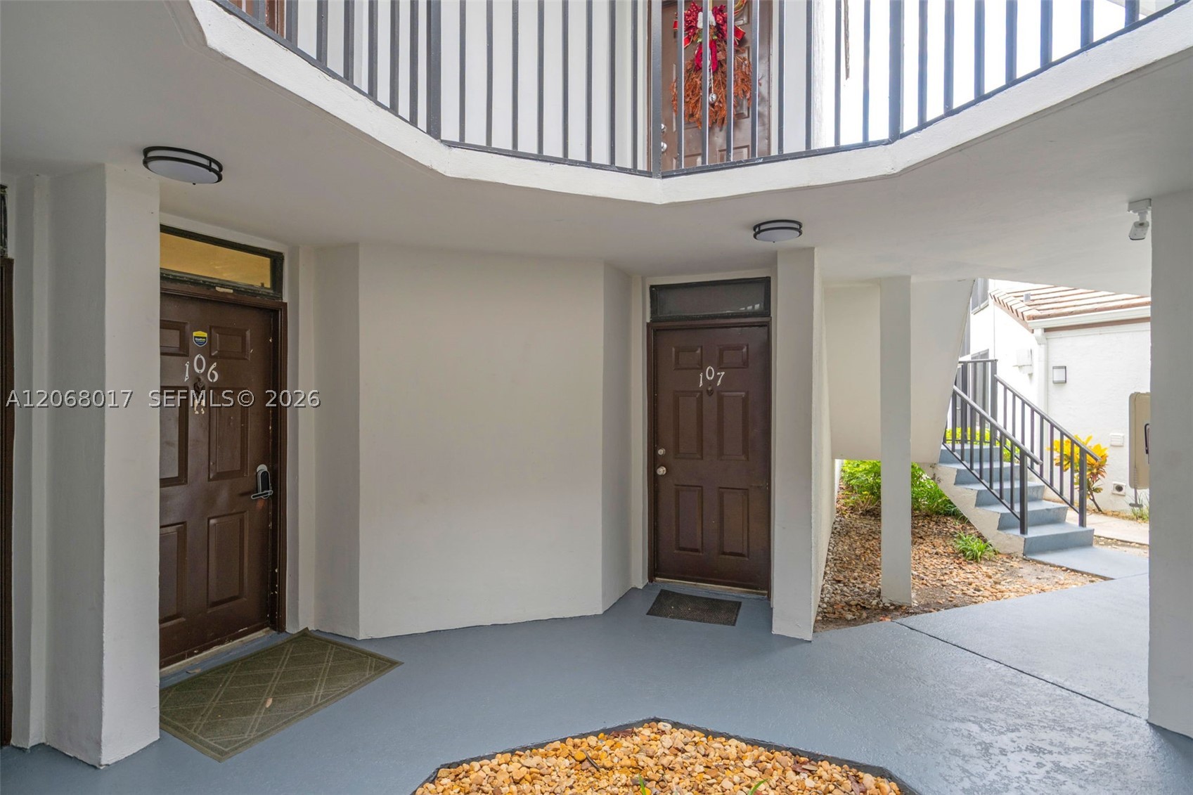 213 Lake Pointe Dr 106 Property Photo 1