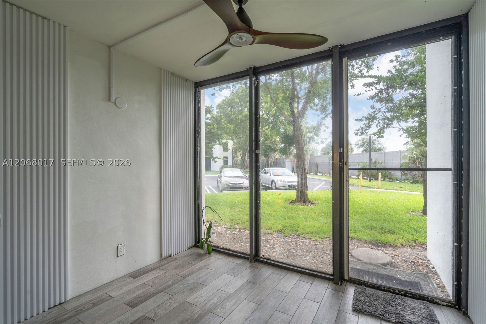 213 Lake Pointe Dr 106 Property Photo 29