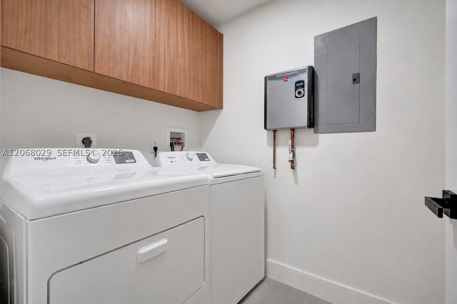 21240 Harbor Way 285-28 Property Photo 11