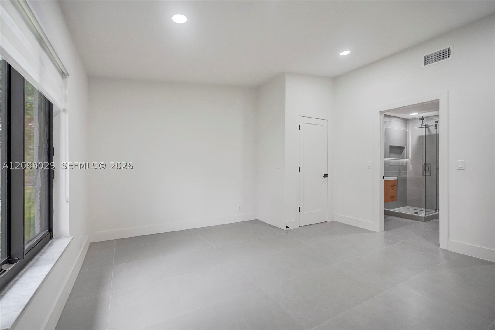 21240 Harbor Way 285-28 Property Photo 25
