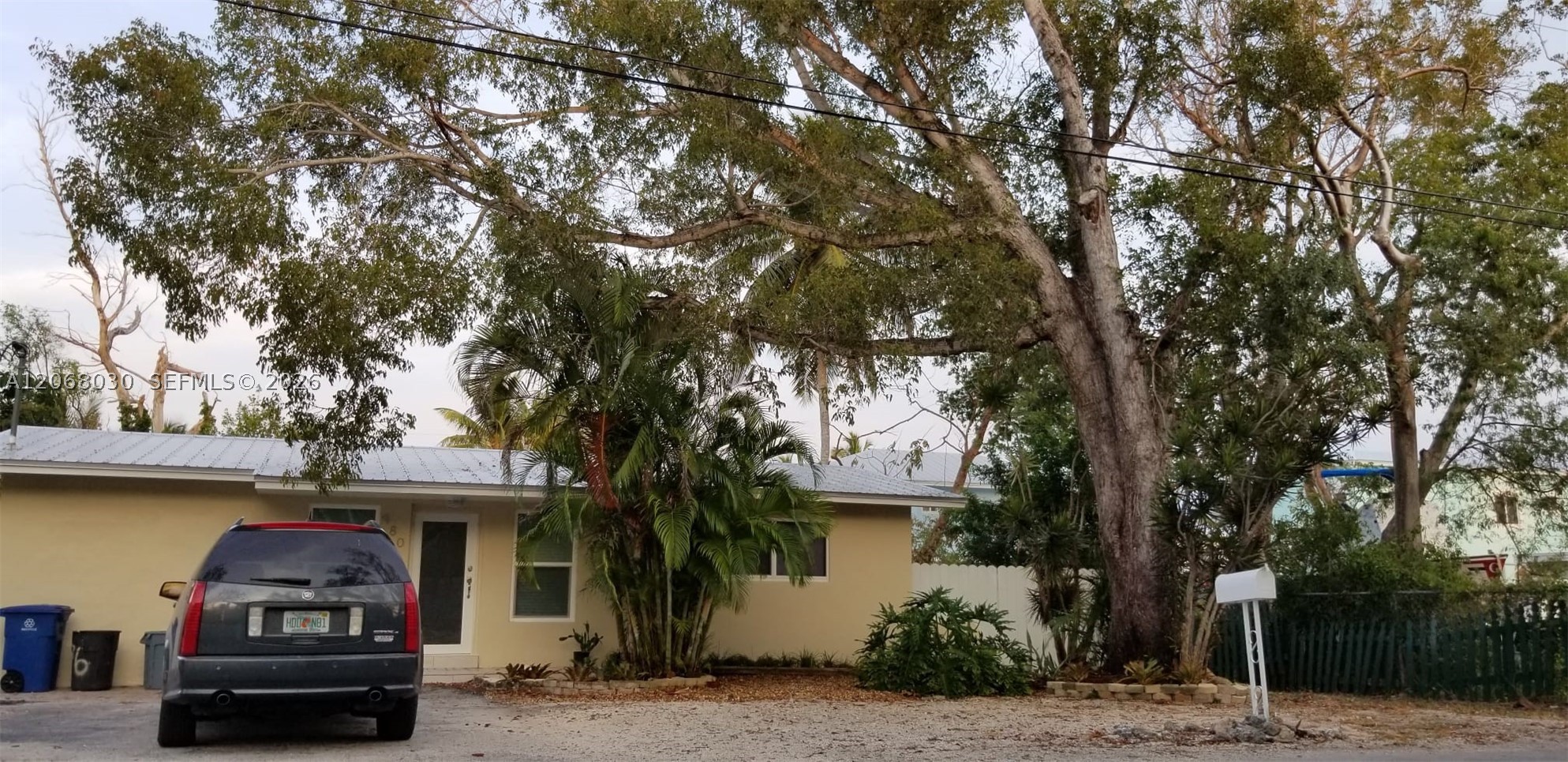 980 Oleander Rd Property Photo 2