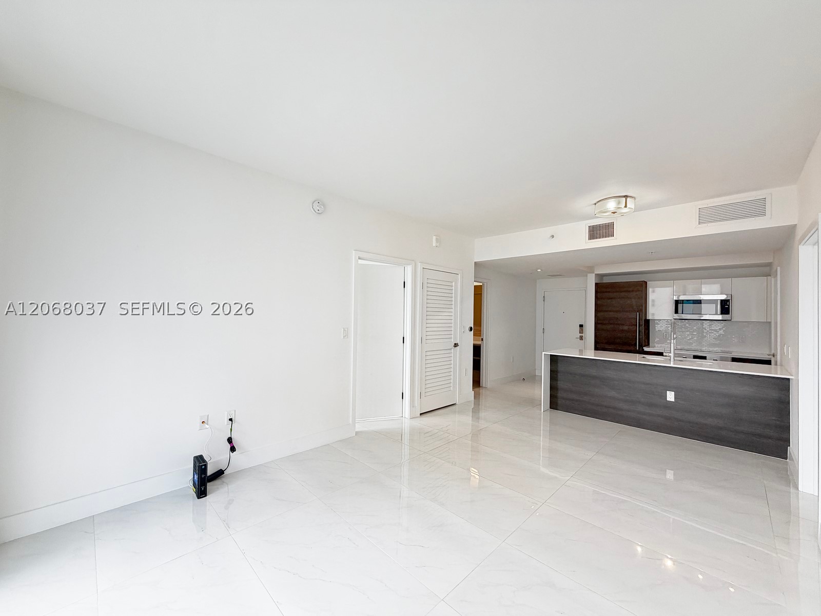 301 Altara Ave 609 Property Photo 3