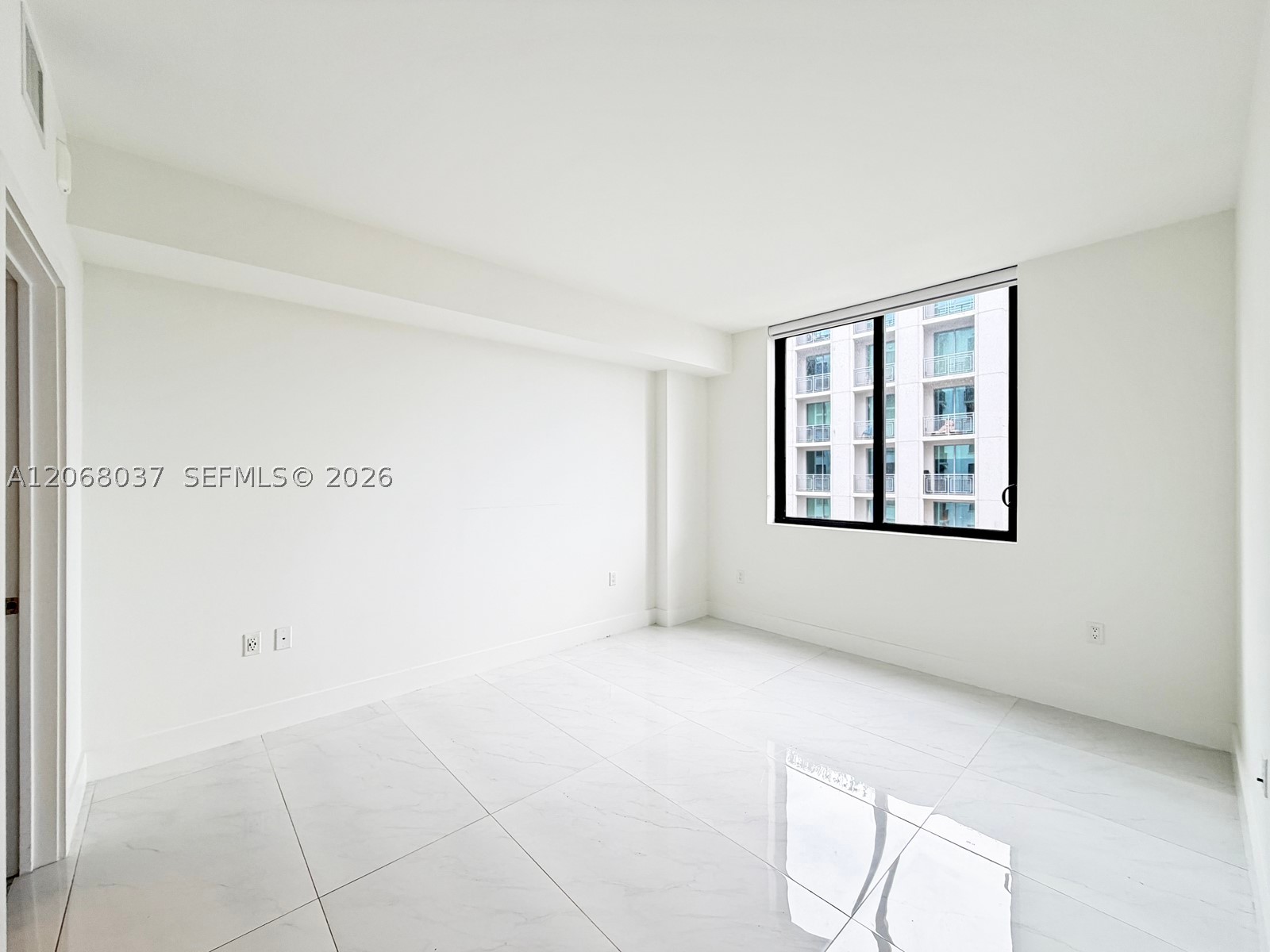 301 Altara Ave 609 Property Photo 6