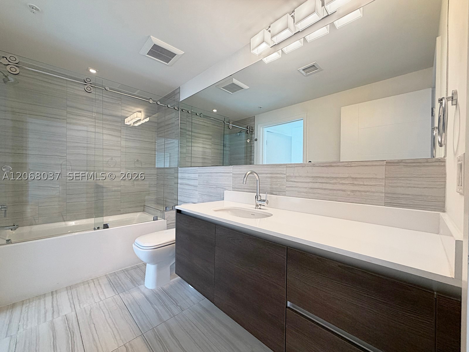 301 Altara Ave 609 Property Photo 12