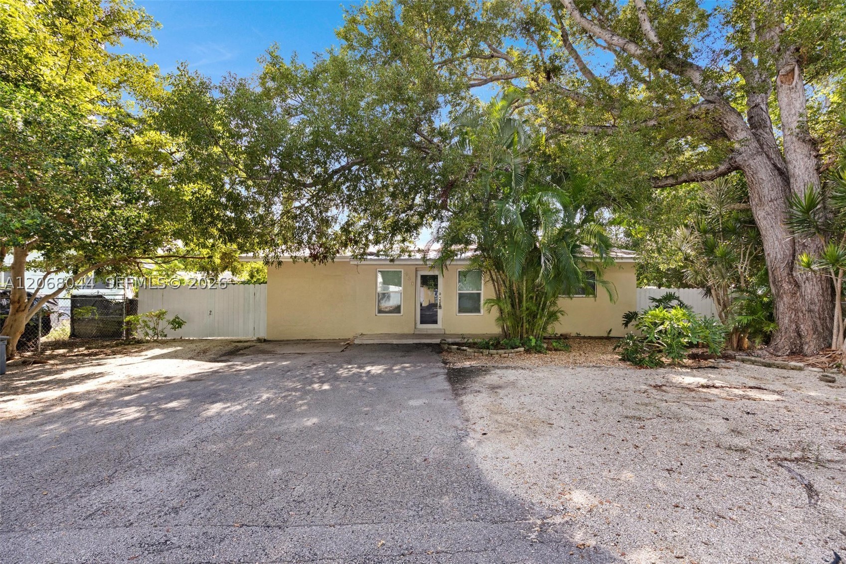 980 Oleander Rd Property Photo 24
